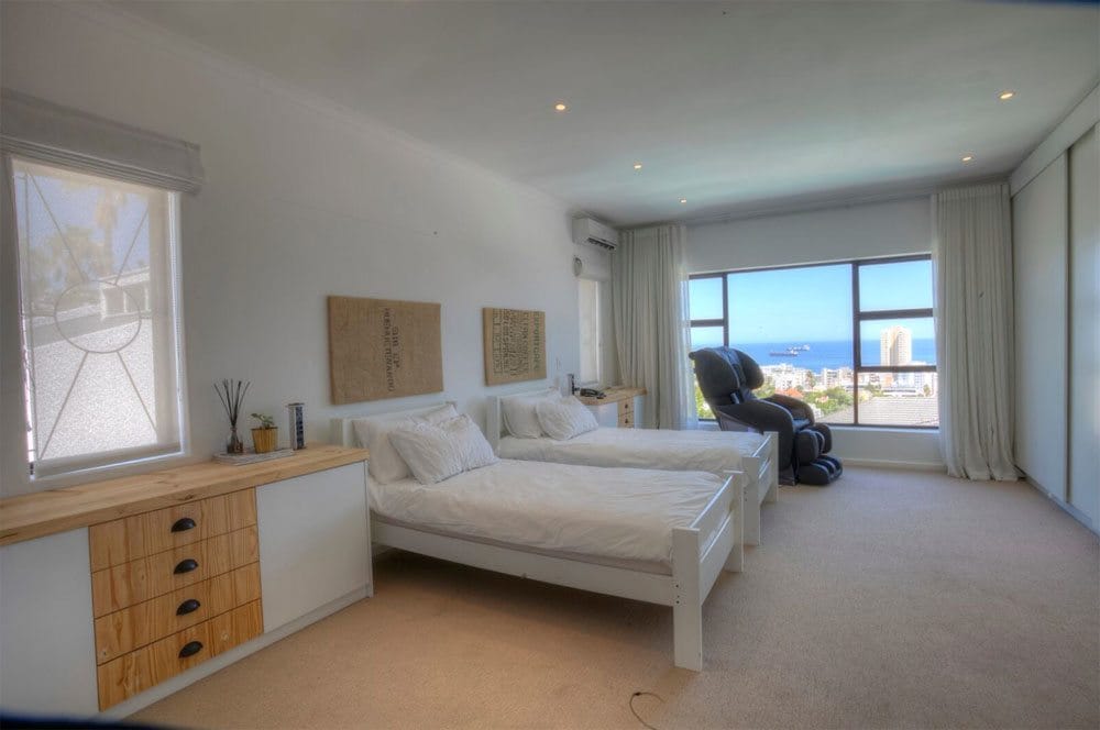 Photo 23 of Fresnaye Bordeaux accommodation in Fresnaye, Cape Town with 4 bedrooms and 4 bathrooms