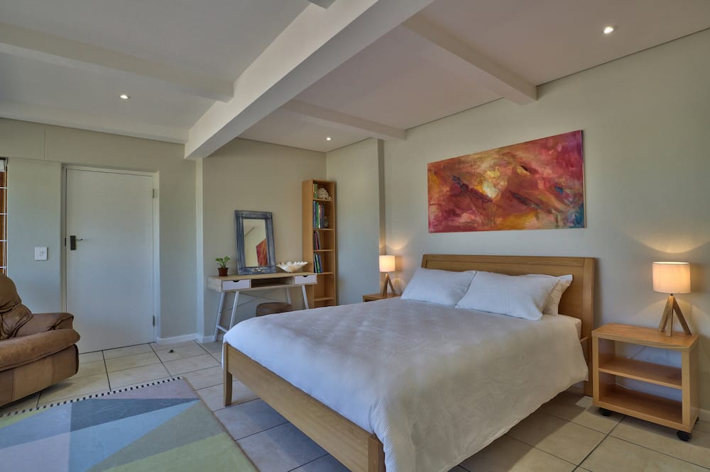 Photo 5 of Bungalow Clifton accommodation in Clifton, Cape Town with 4 bedrooms and 4 bathrooms