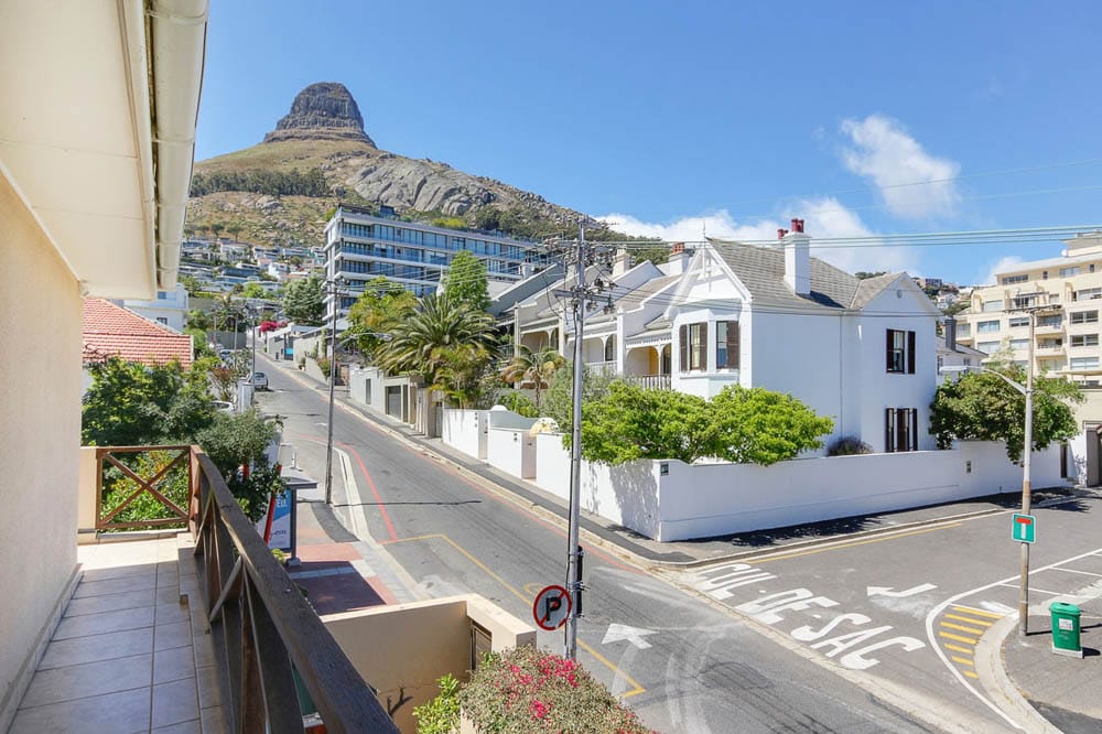 Photo 6 of Holiday House Queens accommodation in Bantry Bay, Cape Town with 4 bedrooms and 2 bathrooms