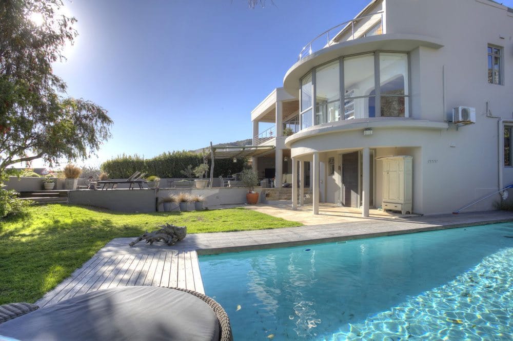 Photo 18 of Ingwelala Camps Bay accommodation in Camps Bay, Cape Town with 4 bedrooms and 4 bathrooms