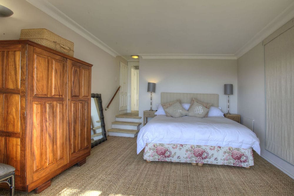 Photo 6 of Ravine Views accommodation in Bantry Bay, Cape Town with 3 bedrooms and 3 bathrooms