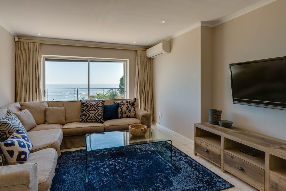 Photo 2 of 15 Woodford accommodation in Camps Bay, Cape Town with 6 bedrooms and 6 bathrooms