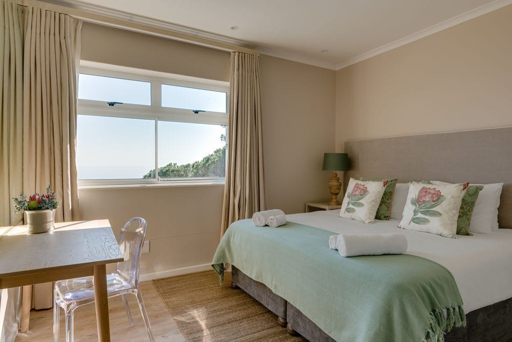 Photo 15 of 15 Woodford accommodation in Camps Bay, Cape Town with 6 bedrooms and 6 bathrooms
