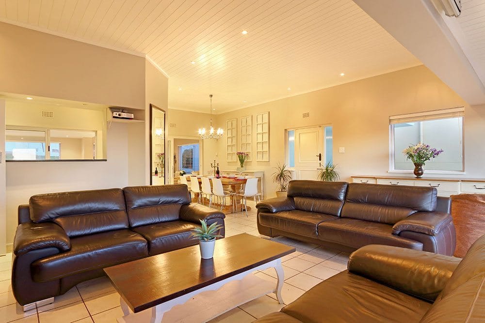 Photo 17 of 8 Sir David Baird accommodation in Bloubergstrand, Cape Town with 3 bedrooms and 2 bathrooms