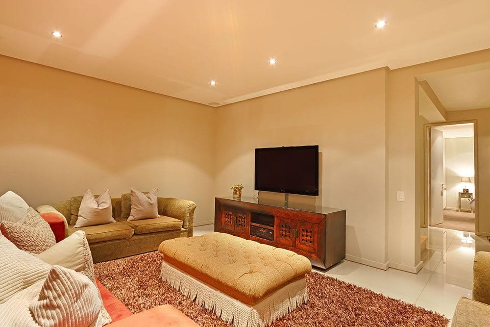 Photo 23 of Chepstow Road Villa accommodation in Green Point, Cape Town with 5 bedrooms and 4 bathrooms