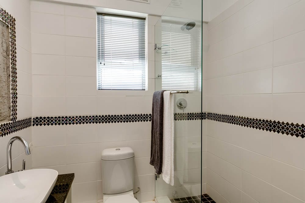 Photo 12 of L’Orange Apartment accommodation in Gardens, Cape Town with 1 bedrooms and 1 bathrooms