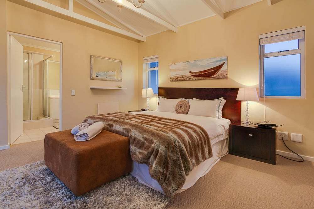 Photo 26 of Victoria’s Cove accommodation in Bakoven, Cape Town with 2 bedrooms and 2 bathrooms