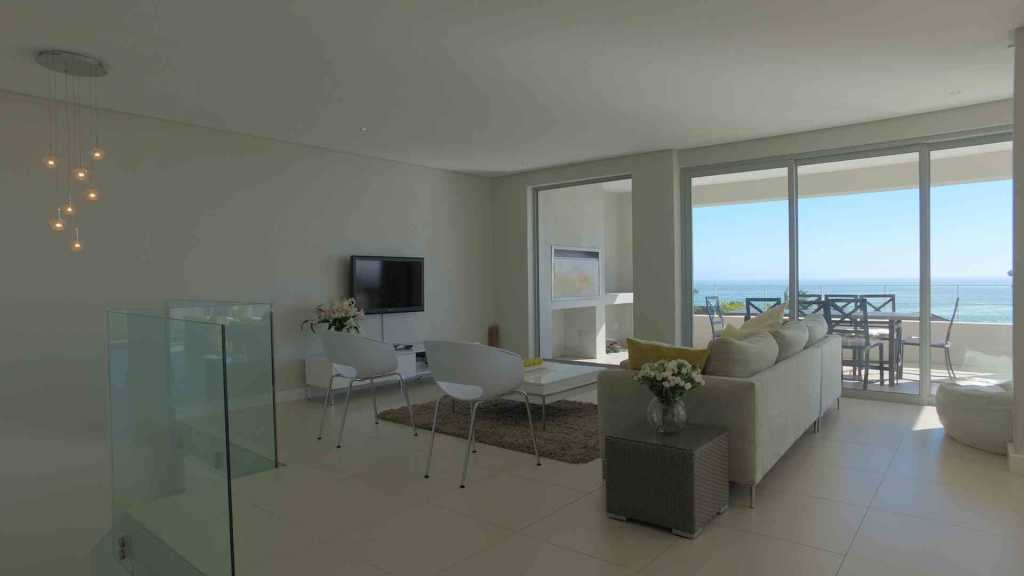 Photo 2 of Camps Bay Upper Tree Villa accommodation in Camps Bay, Cape Town with 5 bedrooms and 5 bathrooms