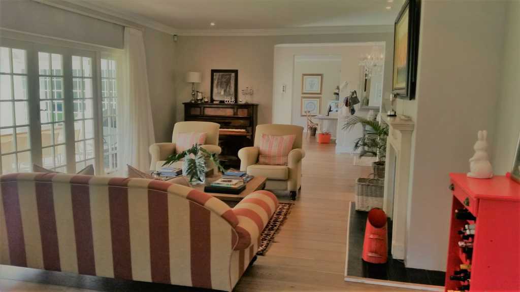 Photo 3 of Constantia Vista accommodation in Constantia, Cape Town with 5 bedrooms and 4 bathrooms