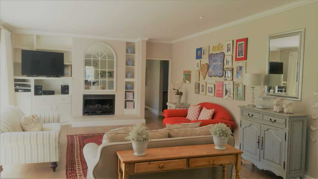 Photo 8 of Constantia Vista accommodation in Constantia, Cape Town with 5 bedrooms and 4 bathrooms