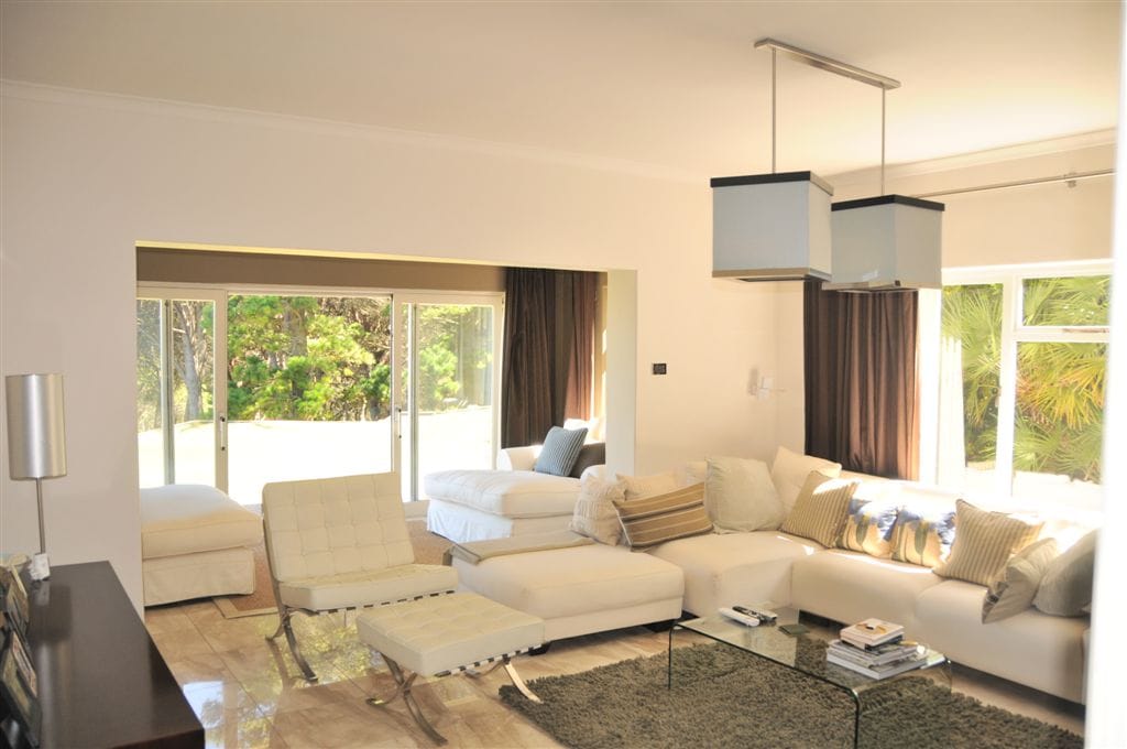 Photo 7 of Atholl Villa accommodation in Camps Bay, Cape Town with 5 bedrooms and 4 bathrooms