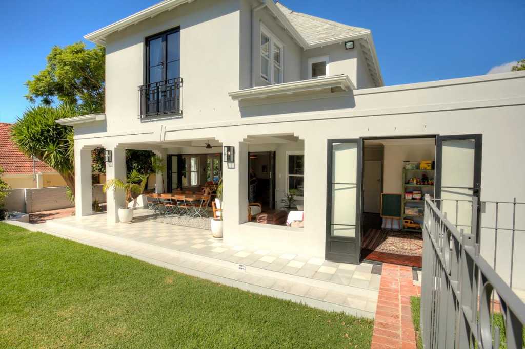 Photo 1 of Buxton Villa accommodation in Gardens, Cape Town with 4 bedrooms and 3 bathrooms