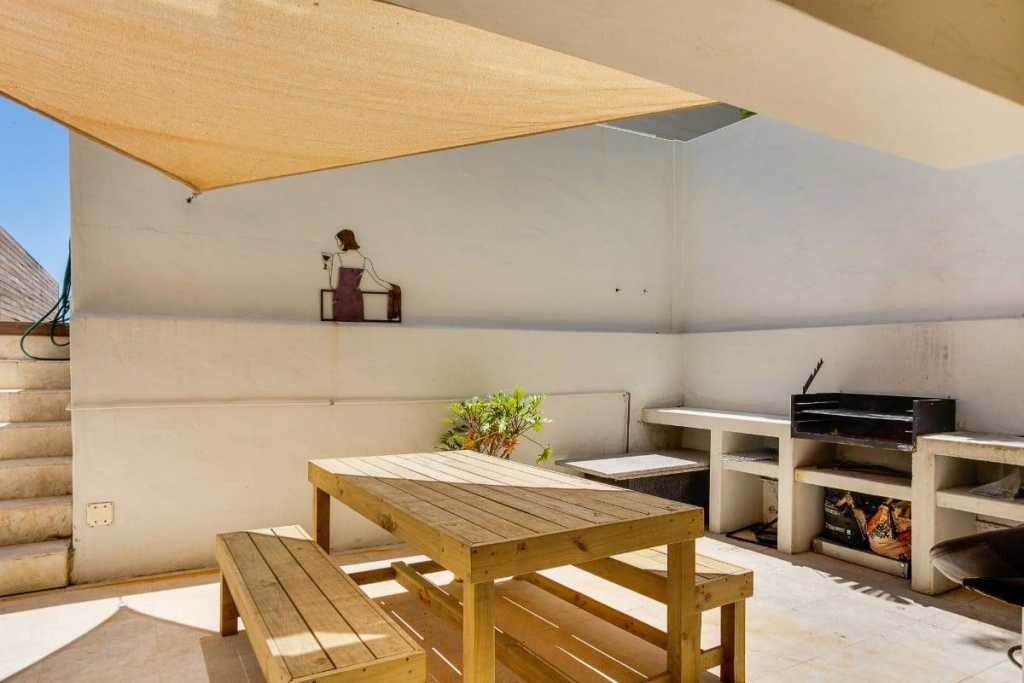 Photo 17 of Bakoven Foreshore accommodation in Bakoven, Cape Town with 2 bedrooms and 2 bathrooms
