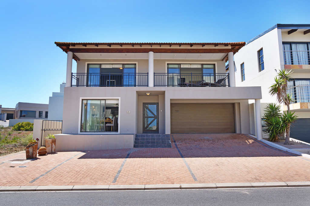 Photo 13 of Calypso Sunrise accommodation in Langebaan, Cape Town with 5 bedrooms and 5 bathrooms