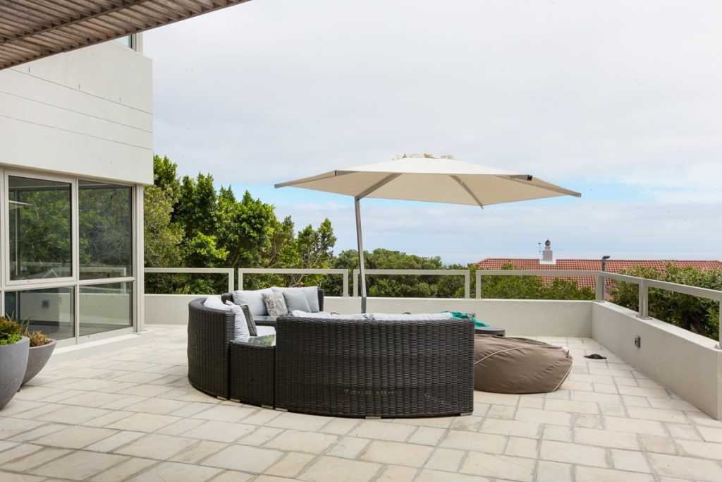 Photo 11 of Hely Views accommodation in Camps Bay, Cape Town with 5 bedrooms and 5 bathrooms