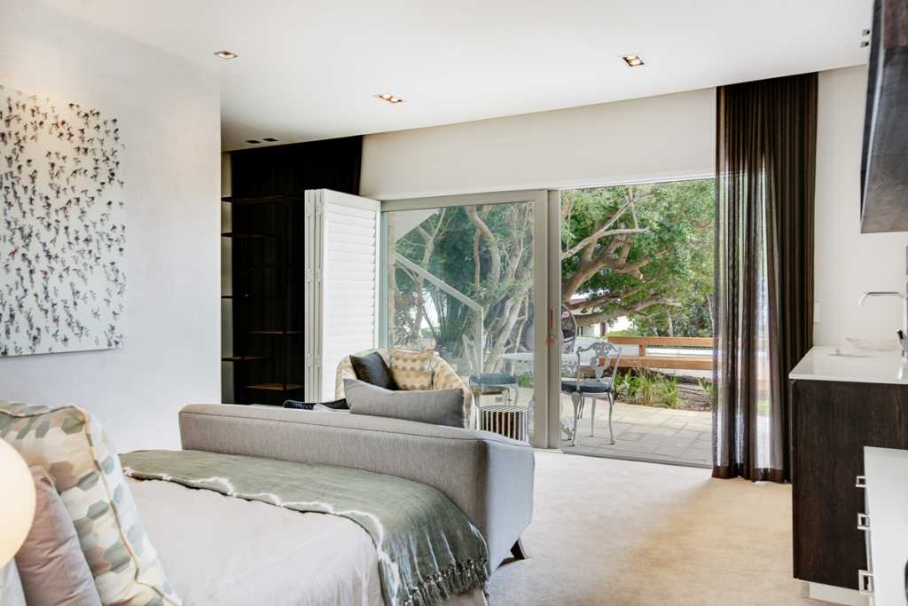 Photo 24 of Hely Views accommodation in Camps Bay, Cape Town with 5 bedrooms and 5 bathrooms