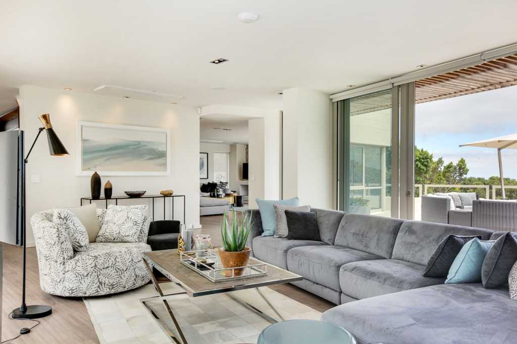 Photo 7 of Hely Views accommodation in Camps Bay, Cape Town with 5 bedrooms and 5 bathrooms