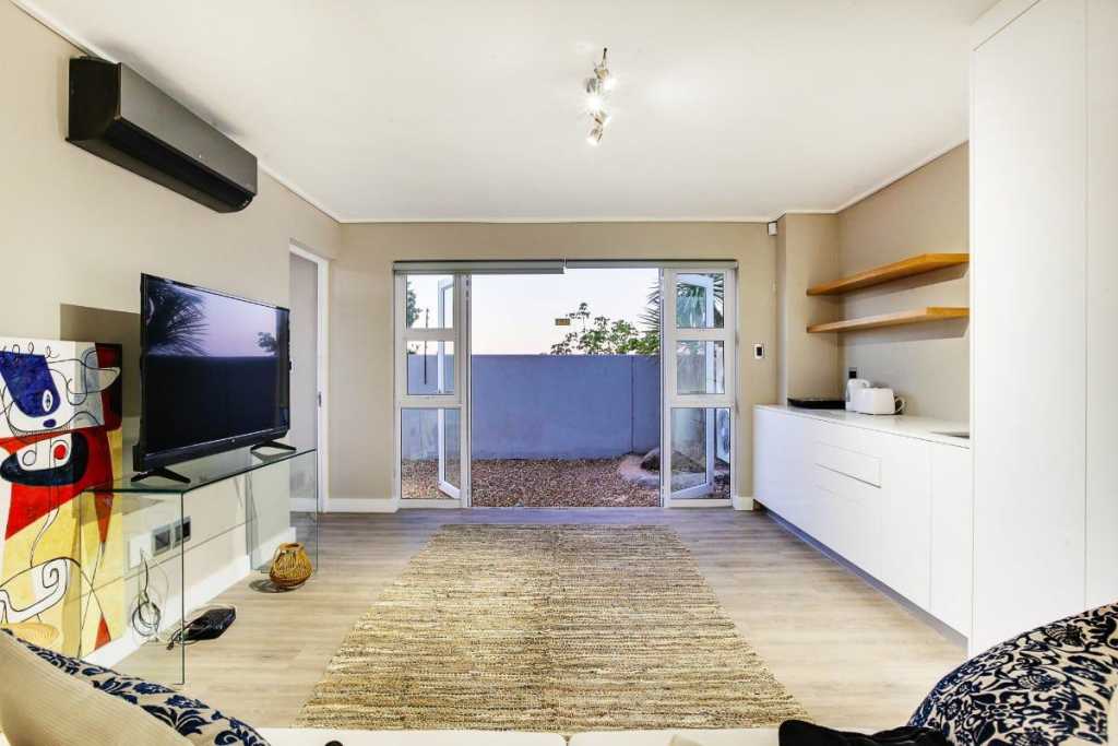 Photo 15 of Houghton Views accommodation in Camps Bay, Cape Town with 4 bedrooms and 4 bathrooms