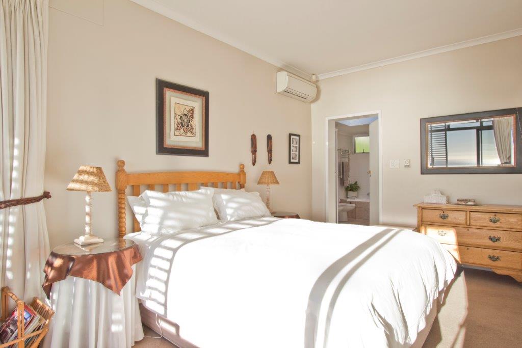 Photo 9 of Medburn Road Villa accommodation in Camps Bay, Cape Town with 4 bedrooms and 3 bathrooms