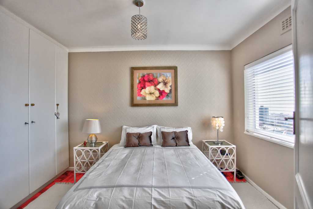 Photo 4 of Miramar Pad accommodation in Sea Point, Cape Town with 1 bedrooms and 1 bathrooms