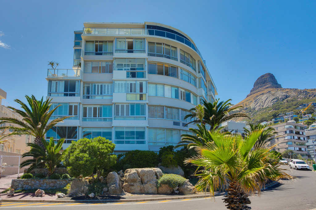 Photo 7 of Seacliffe 205 accommodation in Bantry Bay, Cape Town with 1 bedrooms and 1 bathrooms
