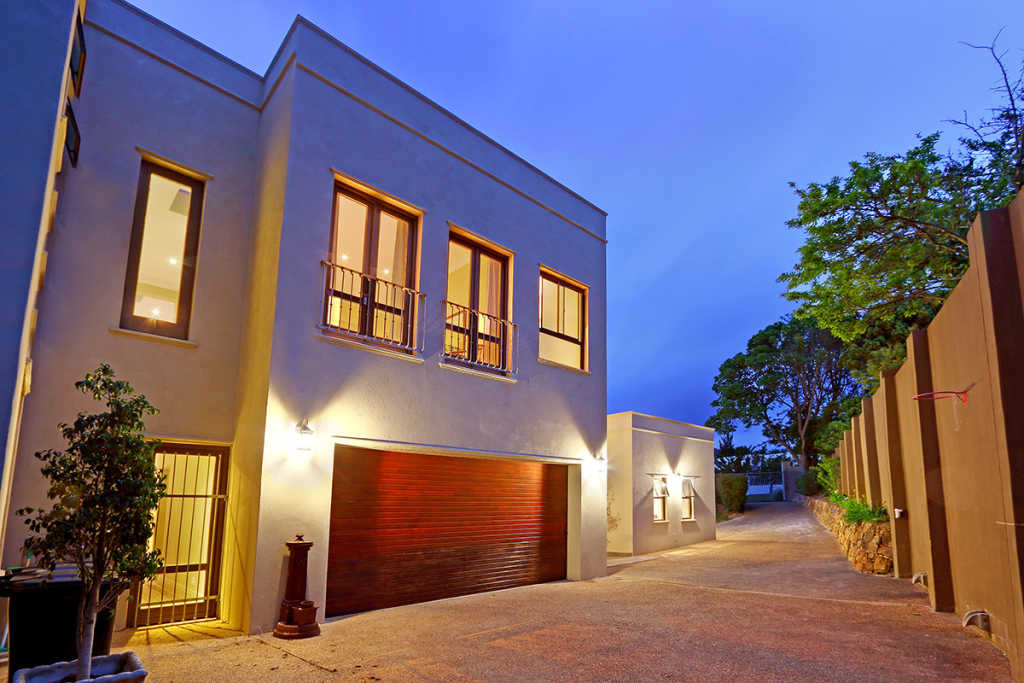 Photo 9 of Serene Constantia accommodation in Constantia, Cape Town with 4 bedrooms and 4 bathrooms
