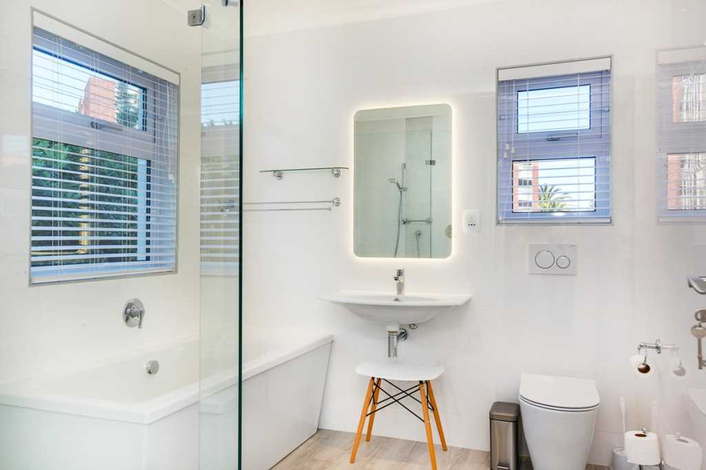Photo 4 of Silvertide Apartment accommodation in Camps Bay, Cape Town with 2 bedrooms and 2 bathrooms