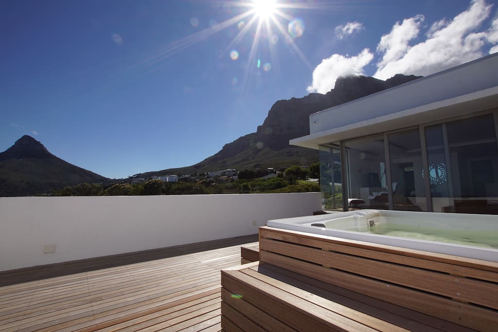 Photo 13 of The Baules Penthouse accommodation in Camps Bay, Cape Town with 1 bedrooms and 1 bathrooms