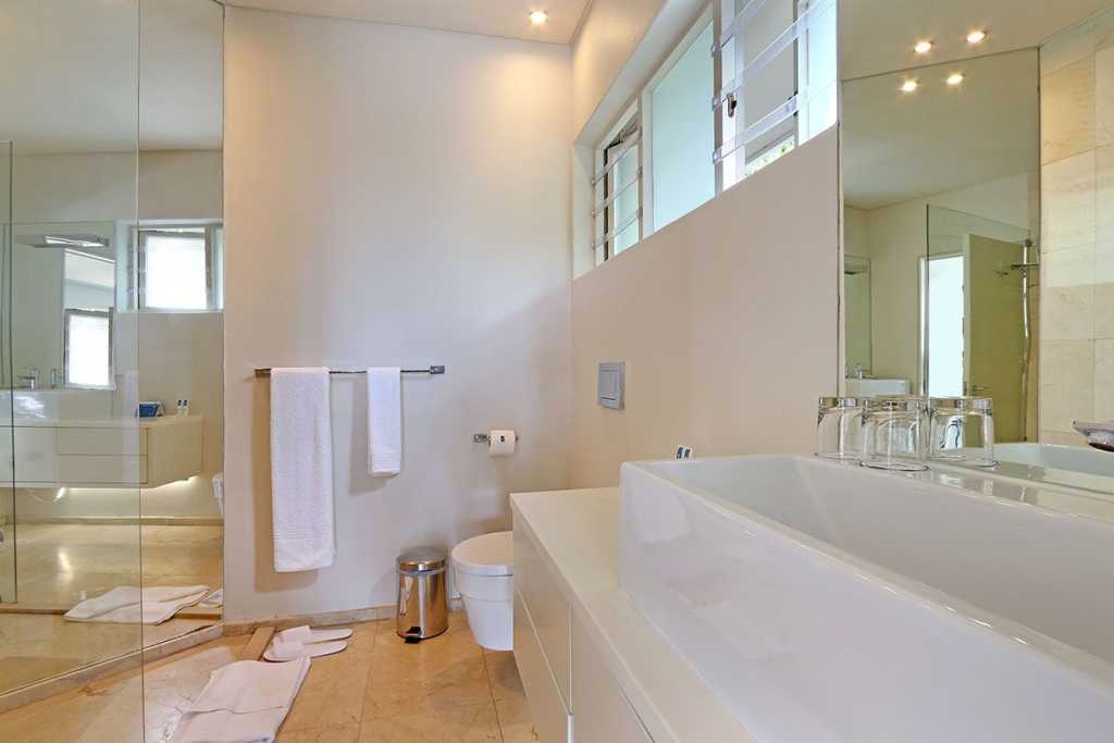 Photo 7 of Villa Alba accommodation in Camps Bay, Cape Town with 3 bedrooms and 3 bathrooms