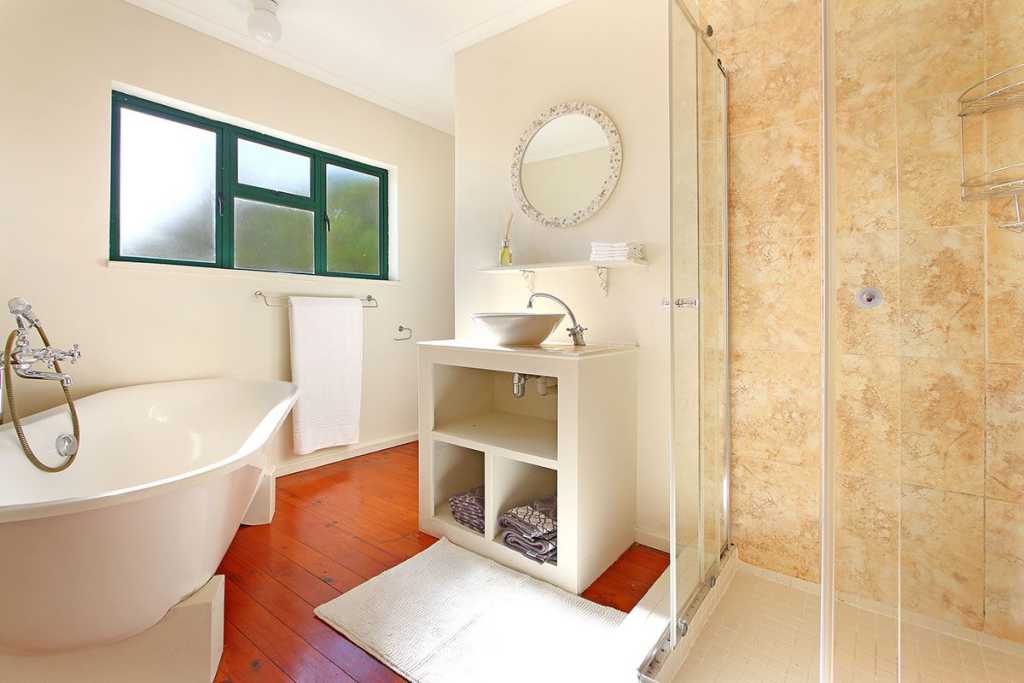 Photo 7 of Wavesound accommodation in Kommetjie, Cape Town with 3 bedrooms and 2 bathrooms