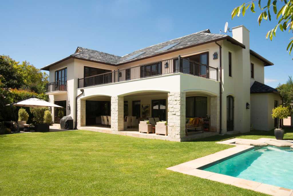 Photo 3 of Eagle Constantia accommodation in Constantia, Cape Town with 4 bedrooms and 4 bathrooms