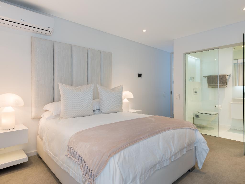 Photo 7 of Casa Camps Bay Drive accommodation in Camps Bay, Cape Town with 6 bedrooms and 6 bathrooms
