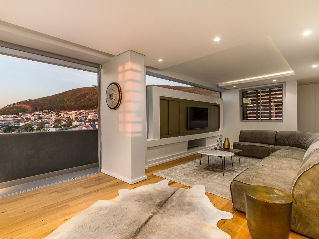 Photo 5 of 66 on K Luxury Penthouse accommodation in Fresnaye, Cape Town with 4 bedrooms and 4 bathrooms