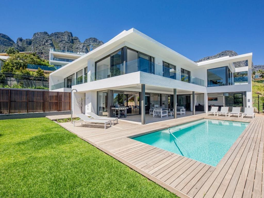 Photo 1 of 8 Fiskaal Villa accommodation in Camps Bay, Cape Town with 6 bedrooms and 6 bathrooms