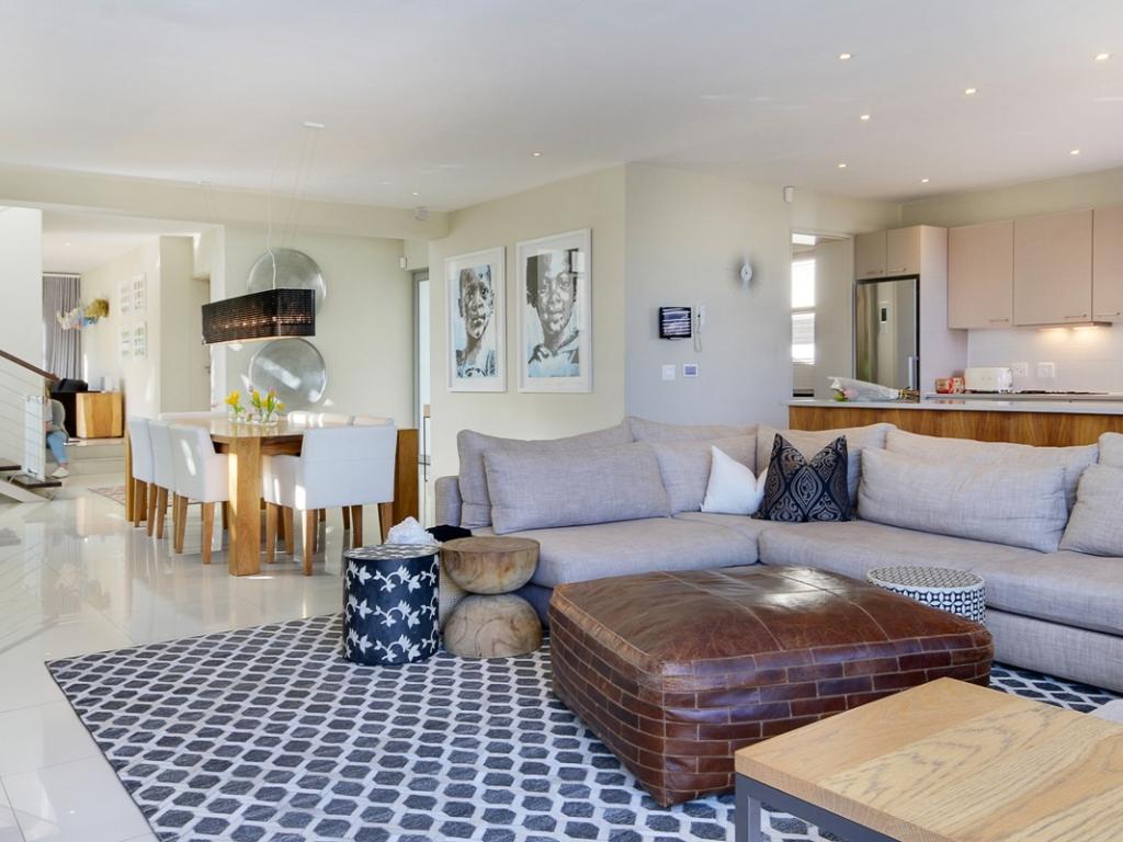 Photo 4 of Amanzi Villa accommodation in Camps Bay, Cape Town with 3 bedrooms and 3 bathrooms