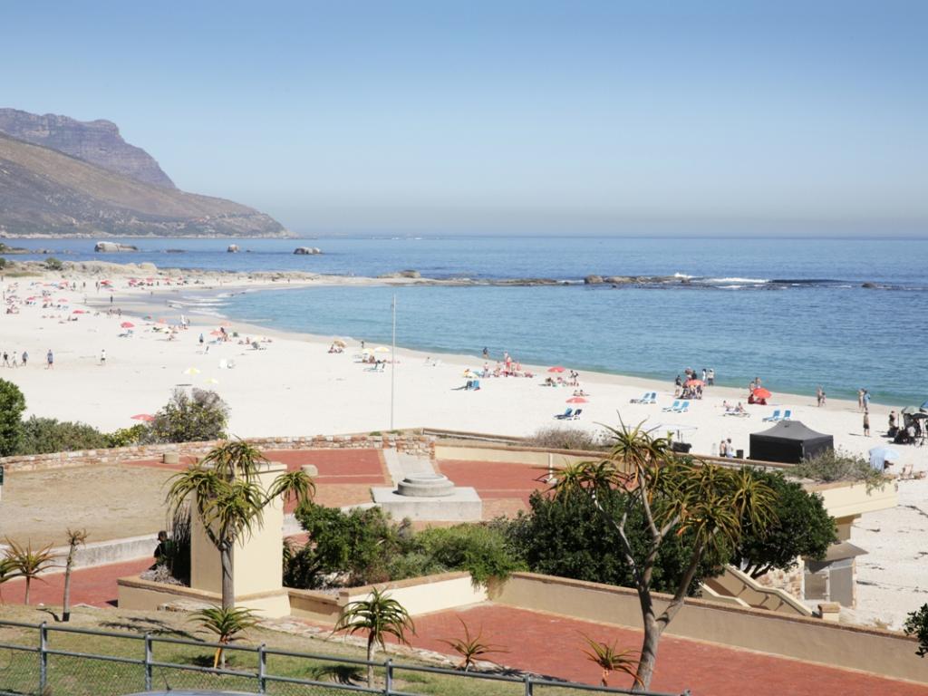 Photo 10 of Camps Bay Beach accommodation in Camps Bay, Cape Town with 3 bedrooms and 3 bathrooms