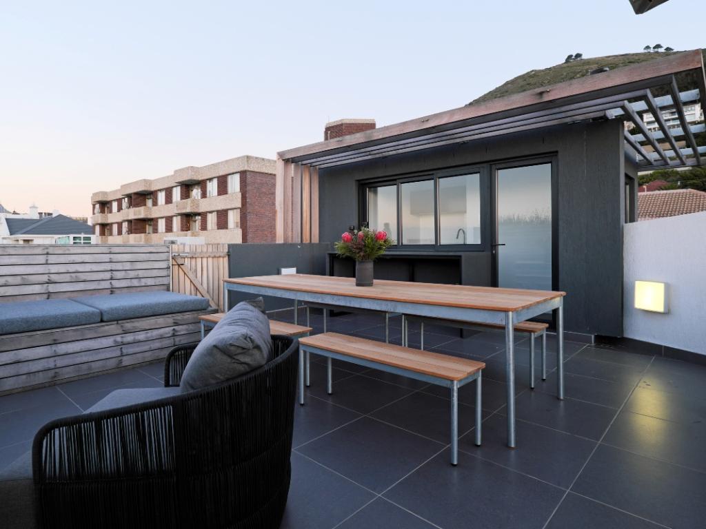 Photo 11 of Green Point Penthouse accommodation in Green Point, Cape Town with 3 bedrooms and 3 bathrooms