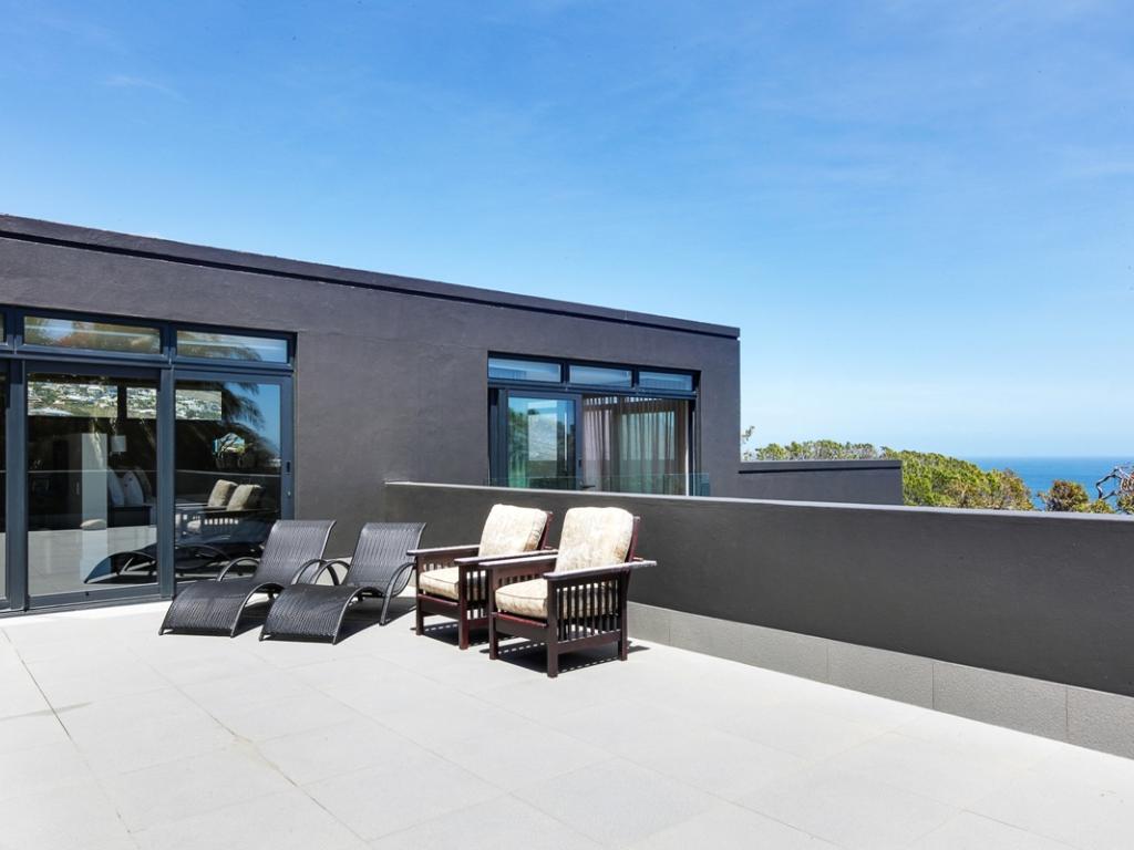 Photo 15 of Meadows accommodation in Camps Bay, Cape Town with 5 bedrooms and 5 bathrooms