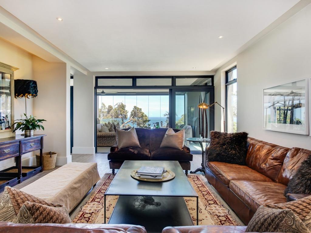 Photo 10 of Meadows accommodation in Camps Bay, Cape Town with 5 bedrooms and 5 bathrooms