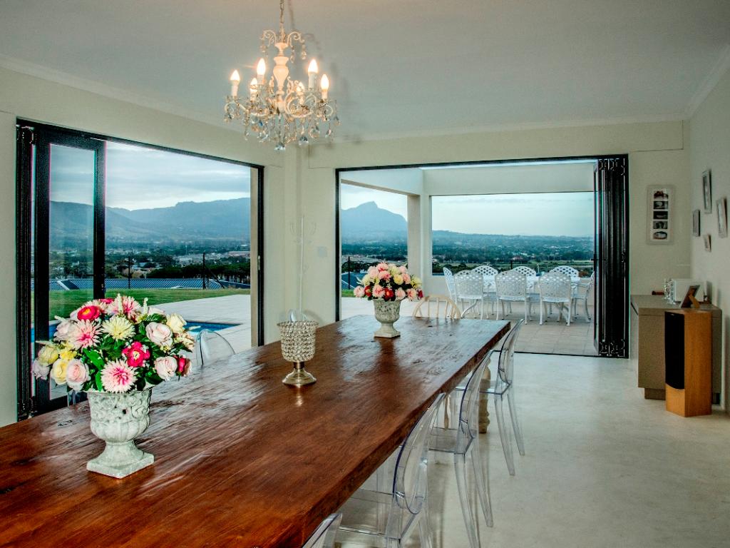 Photo 2 of Mountain Side Mansion accommodation in Tokai, Cape Town with 4 bedrooms and 4 bathrooms