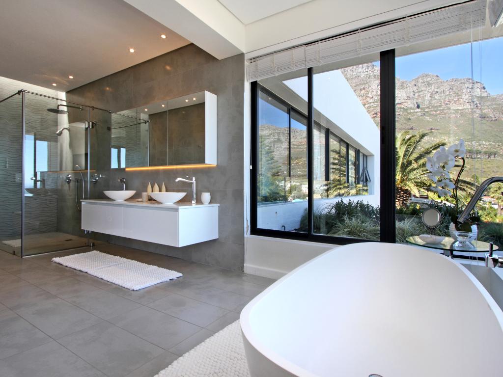 Photo 18 of Omorphi accommodation in Camps Bay, Cape Town with 5 bedrooms and 4.5 bathrooms