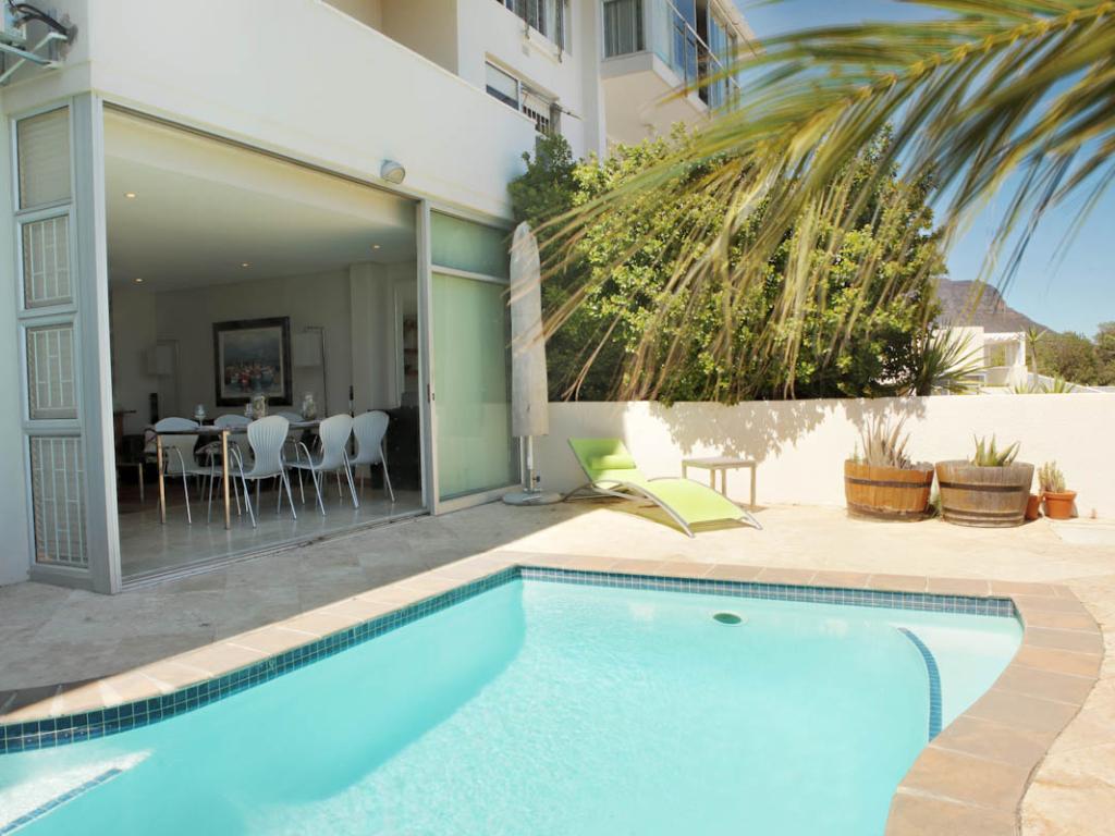 Photo 13 of Panorama Apartment accommodation in Camps Bay, Cape Town with 1 bedrooms and 1 bathrooms