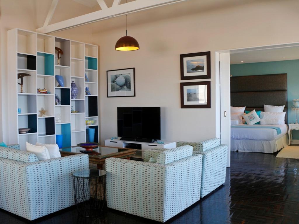 Photo 16 of Valentine Apartment accommodation in Mouille Point, Cape Town with 2 bedrooms and 2 bathrooms
