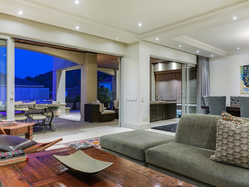 Photo 18 of Villa Fresnaye accommodation in Fresnaye, Cape Town with 4 bedrooms and 4 bathrooms