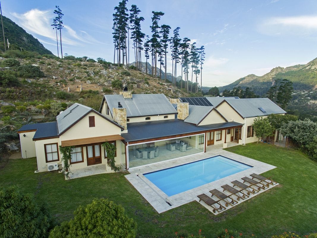 Photo 24 of Kenrock Tanglin accommodation in Hout Bay, Cape Town with 6 bedrooms and 5 bathrooms