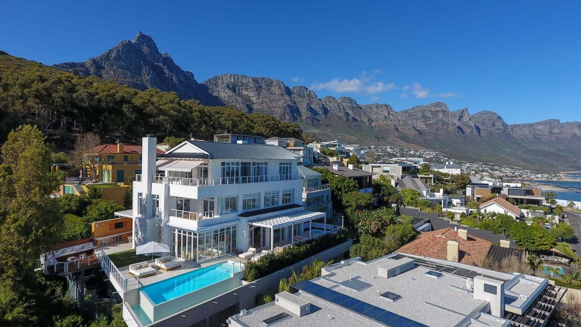 Photo 3 of 19 on Clifton accommodation in Clifton, Cape Town with 5 bedrooms and 5 bathrooms