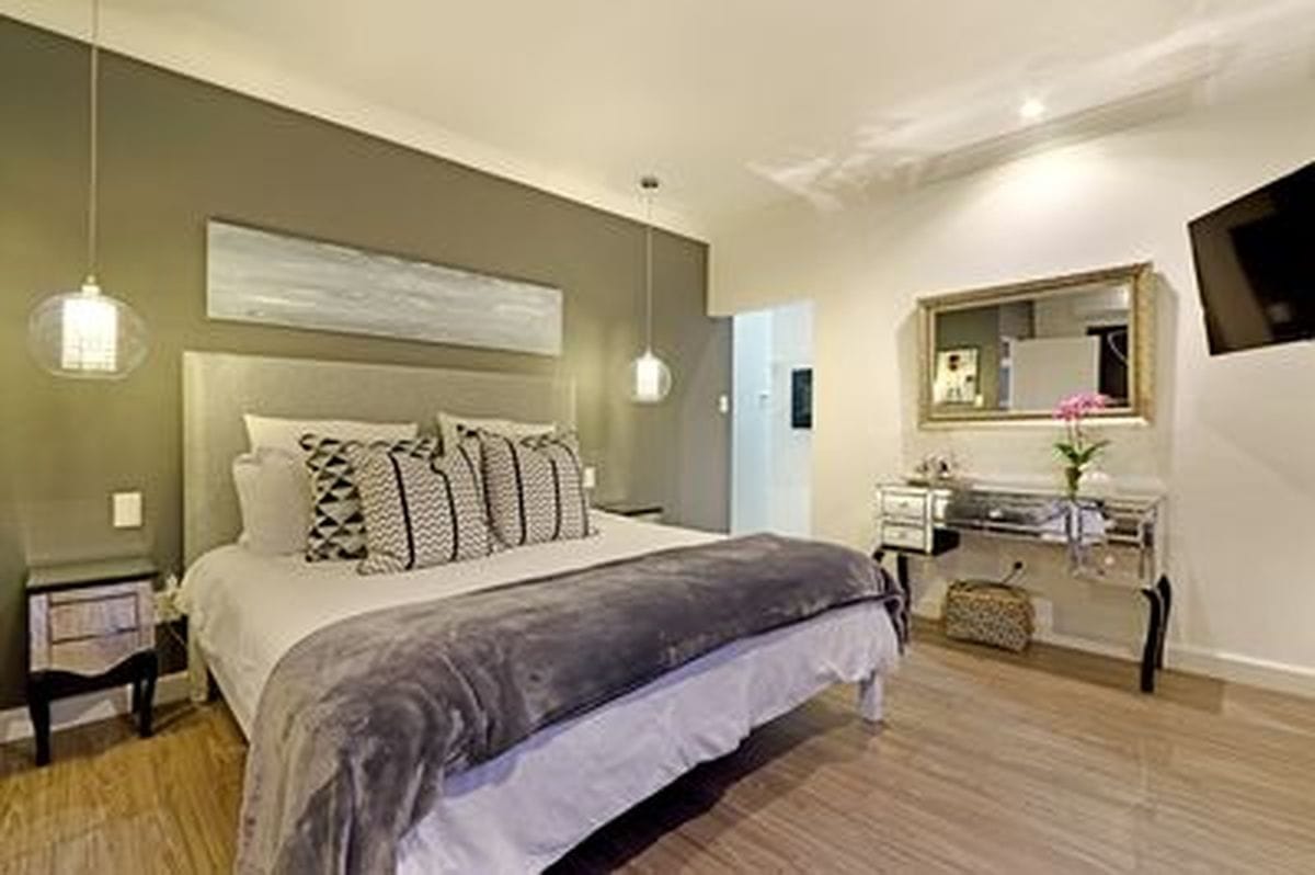 Photo 8 of Purcell Villa accommodation in Constantia, Cape Town with 4 bedrooms and 4 bathrooms