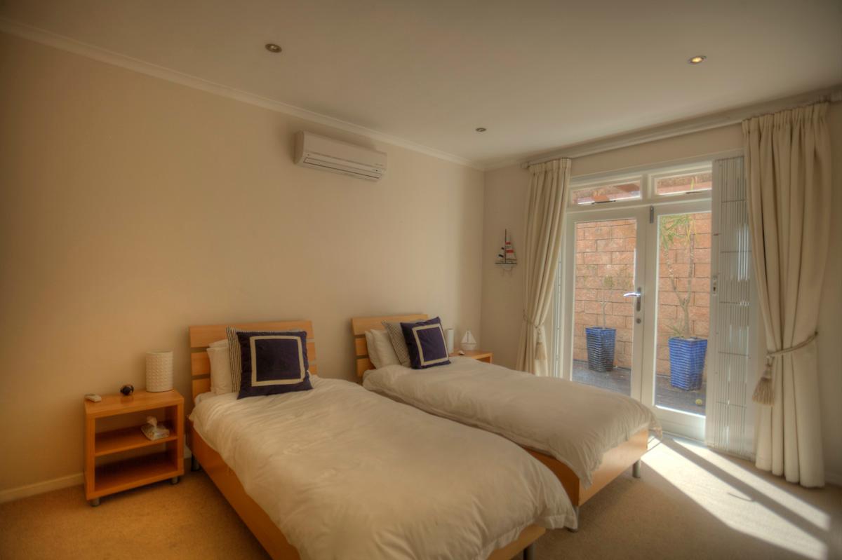 Photo 5 of Berkley 7E accommodation in Camps Bay, Cape Town with 3 bedrooms and 2 bathrooms