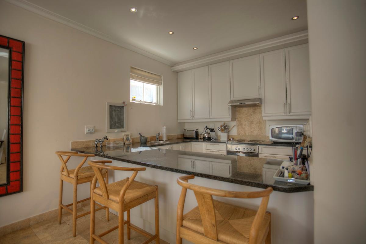 Photo 9 of Berkley 7E accommodation in Camps Bay, Cape Town with 3 bedrooms and 2 bathrooms