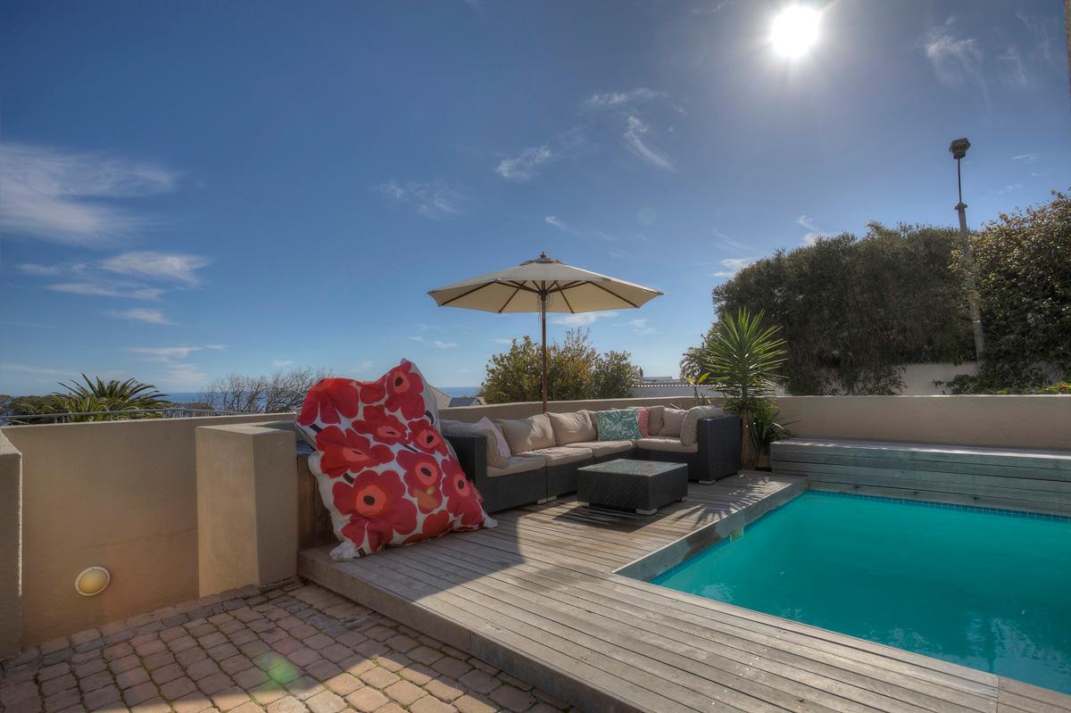 Photo 22 of Camps Bay Glen Villa accommodation in Camps Bay, Cape Town with 6 bedrooms and 4 bathrooms